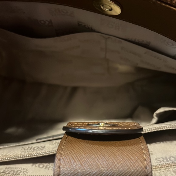 Michael Kors kellen satchel leather purse - Picture 7 of 11